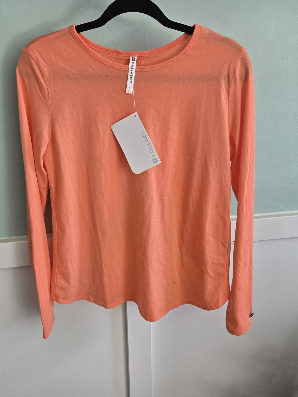 NWT Fabletics Millie Long Sleeve Shirt Open Back Essential Tee Coral Sz Small